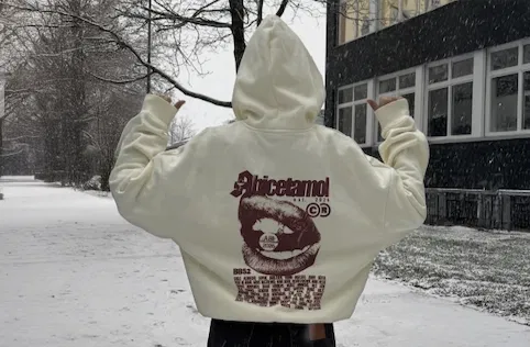 Cremefarbener Abipulli mit dem Abimotto Abicetamol
